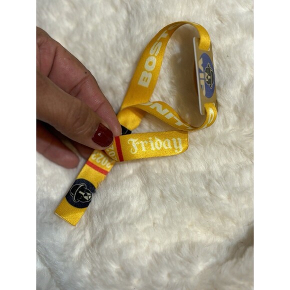 2023 Boston Calling Music Festival VIP bracelet and tin, great pre-owned cond. - Picture 3 of 15